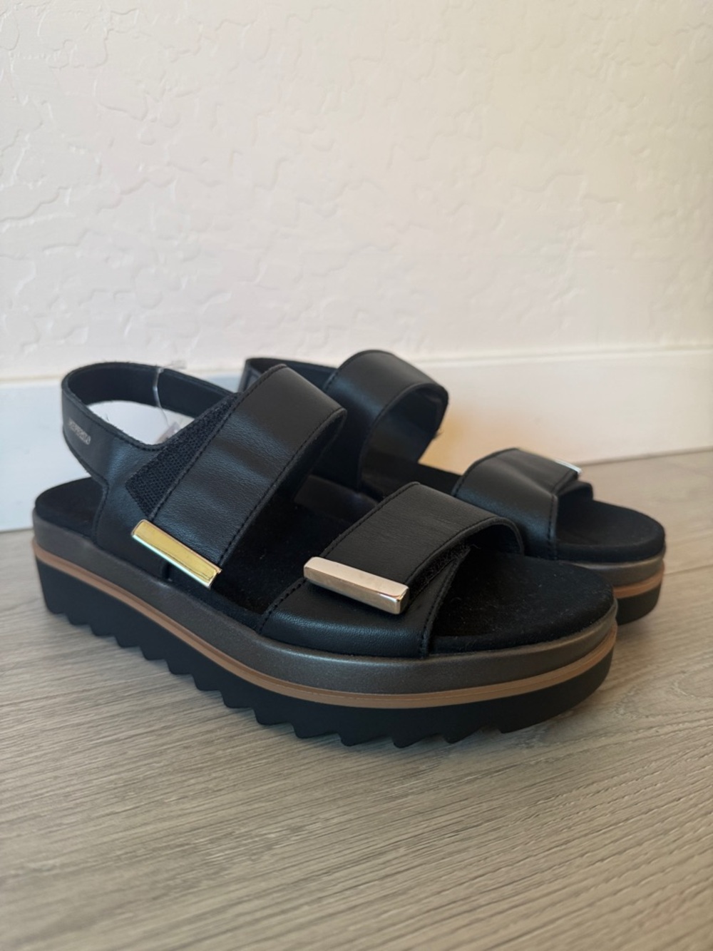 Mephisto Black Platform Dominica
